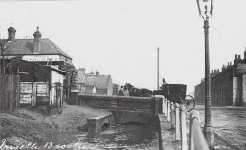 Moselle-Carbuncleditch1906.jpg (40425 bytes)