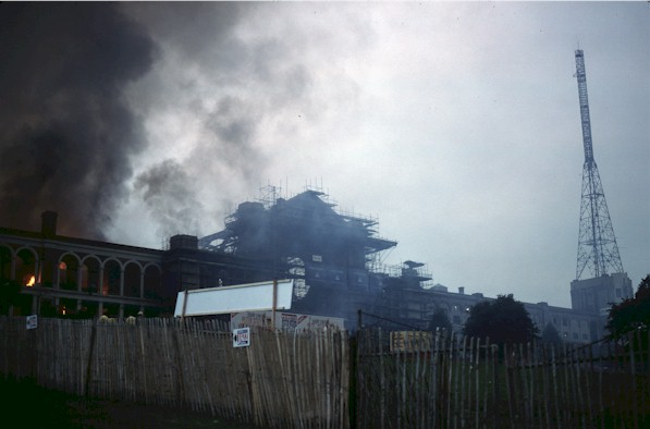 ally_pally_fire3_1980.jpg (44956 bytes)