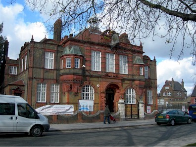 downhills_education_offices_2008.jpg (53118 bytes)