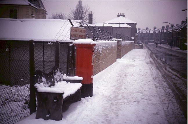 philip_lane_looking_west_snow_1963.jpg (41002 bytes)