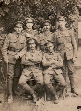 robert_spire_army_ww1_2nd_right_standing02.jpg (42034 bytes)