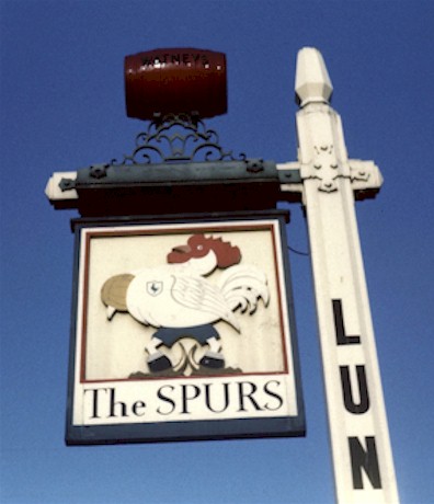 spurs_pubsign_roundway_tottenham.jpg (40611 bytes)