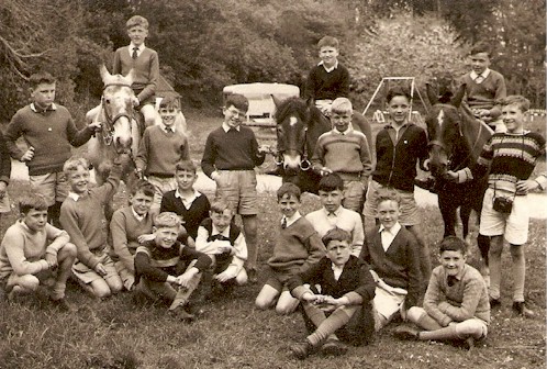 horseriding_paul_wooller.jpg (83349 bytes)
