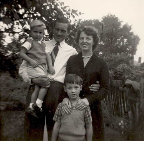 john_ruth_hall_with_sons_malcolm_trevor_1956.jpg (66531 bytes)
