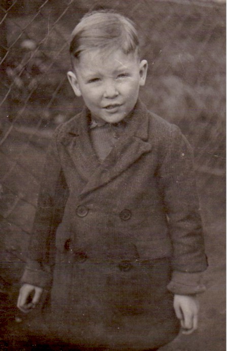 philp_charlie_gardner.jpg (68346 bytes)