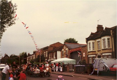 r049.jpg (31617 bytes)