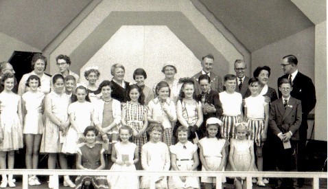 shell_theatre_rgregory1.jpg (53531 bytes)