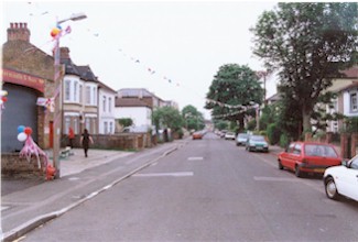 shr_June2002.jpg (23145 bytes)