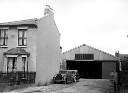 shr_coachgarage.jpg (30904 bytes)