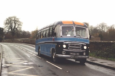 shr_horseshoecoach.jpg (30933 bytes)