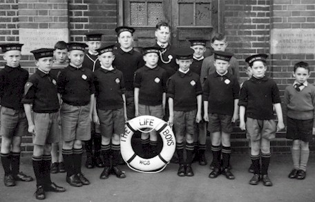 shr_lifeboyswestgreen.jpg (48381 bytes)